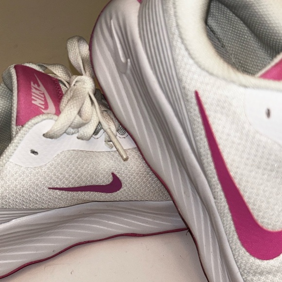 Nike Women's Promina White and Pink Running Shoes Sneakers FV6343-109 Size 8 - Picture 7 of 12